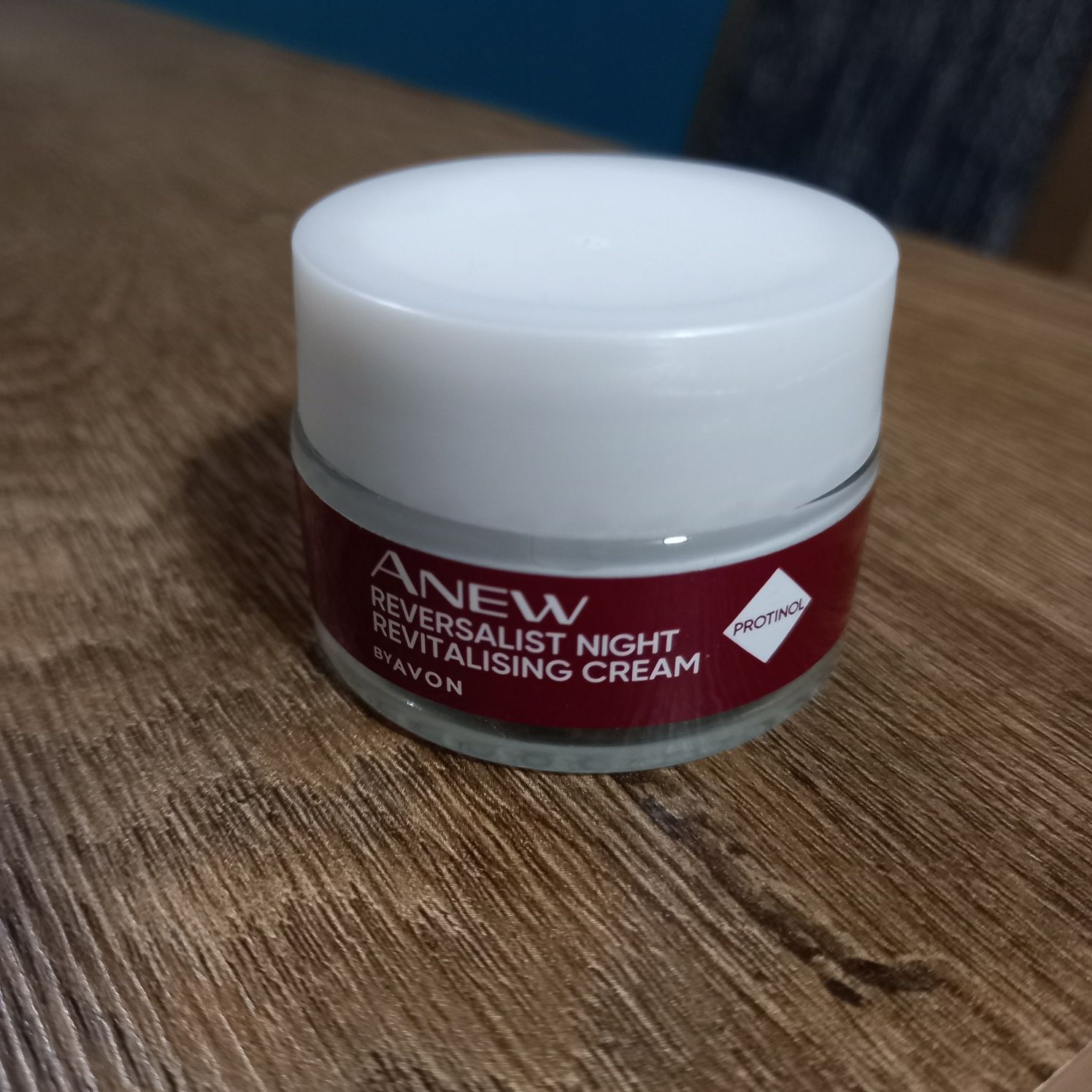 Avon Anew Reversalist Night Revitalising krem na noc z protinolem