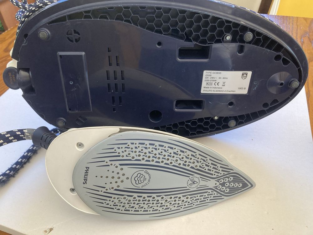 stacja parowa Philips  Perfect Care Elite GC9635 moc 2700W