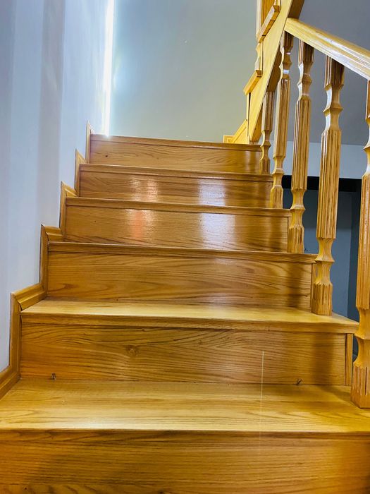 Schody dębowe używane