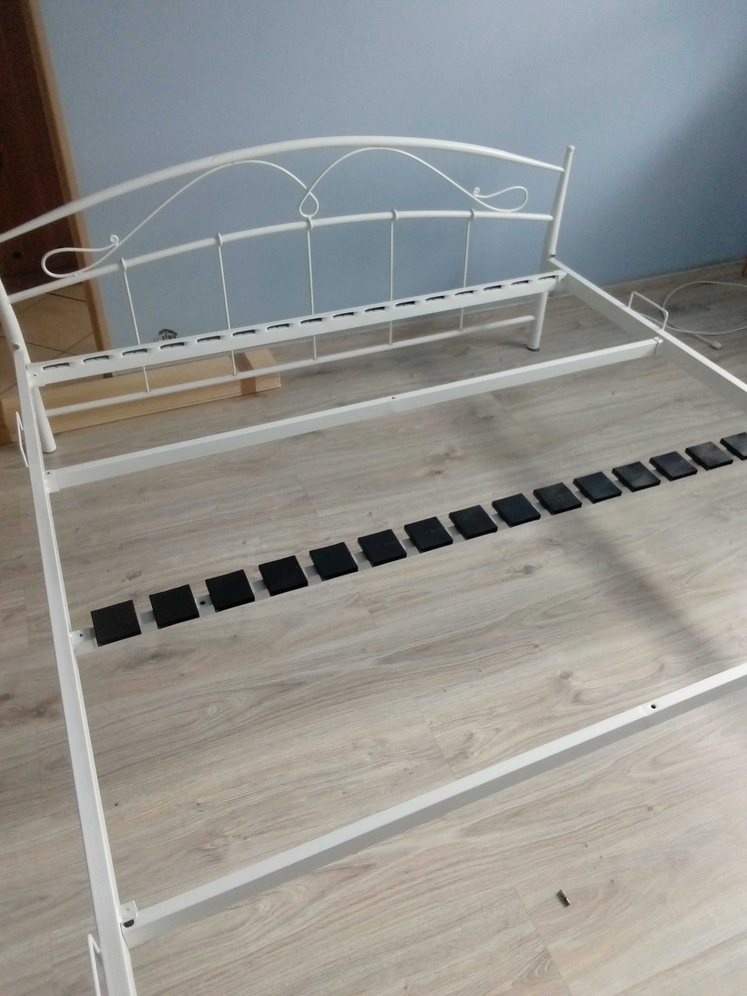 Łóżko do sypialni 160 cm.