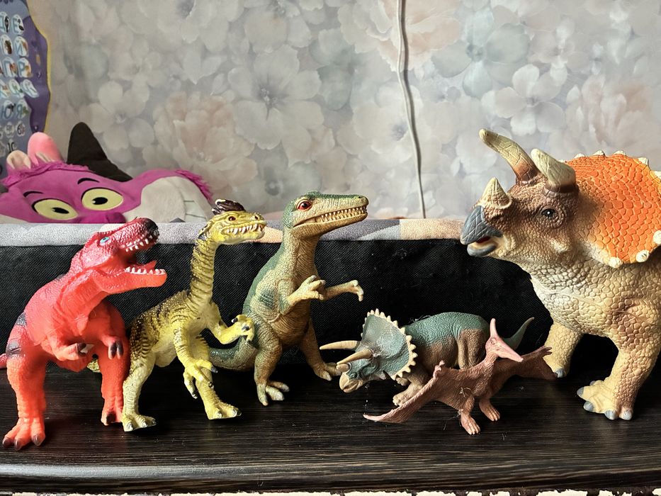 Продаю набір динозаврів ,динозаври ,dinosaur .фігурки тварин