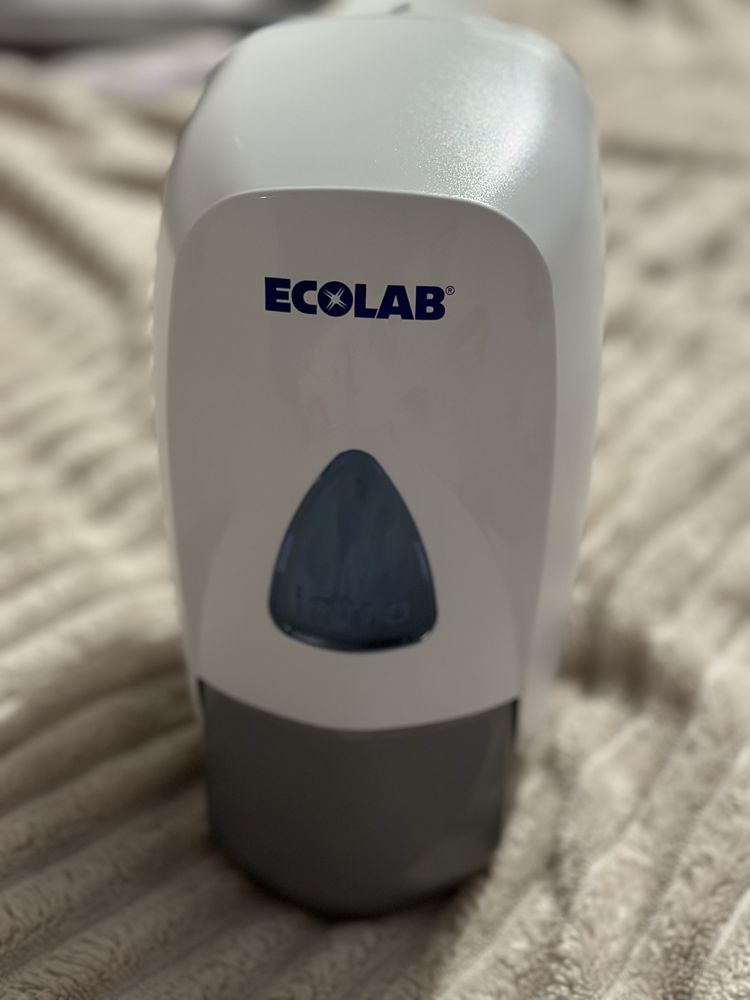 Дозатор для антисептика, мыла. Настенный. Ecolab