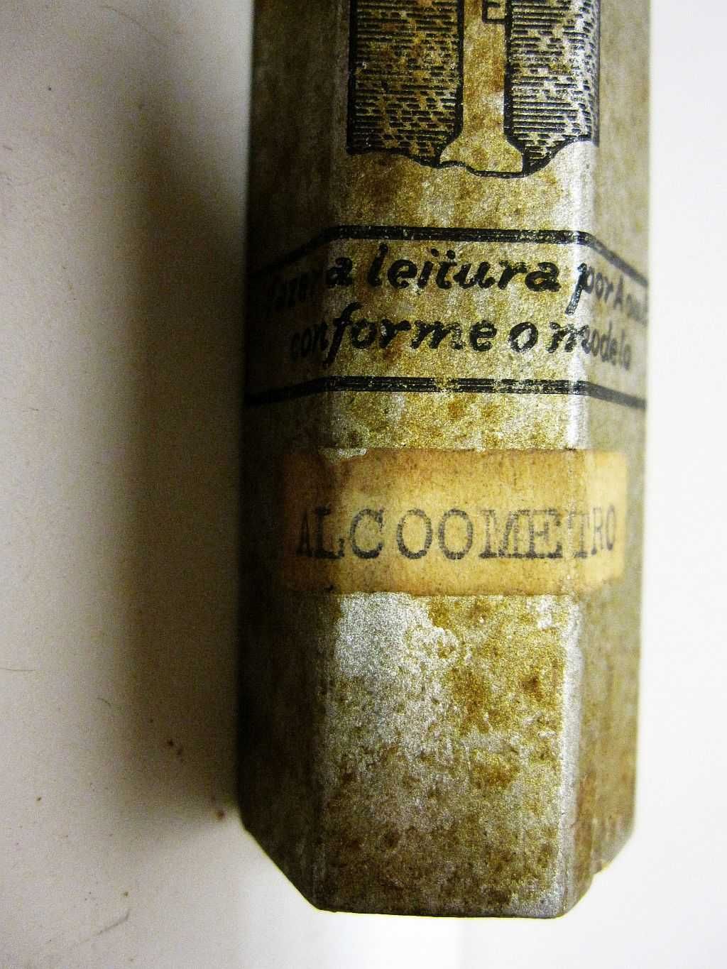 antigo alcoolímetro centesimal com caixa hexagonal