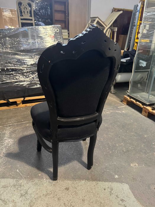 fotel w stylu barokowym