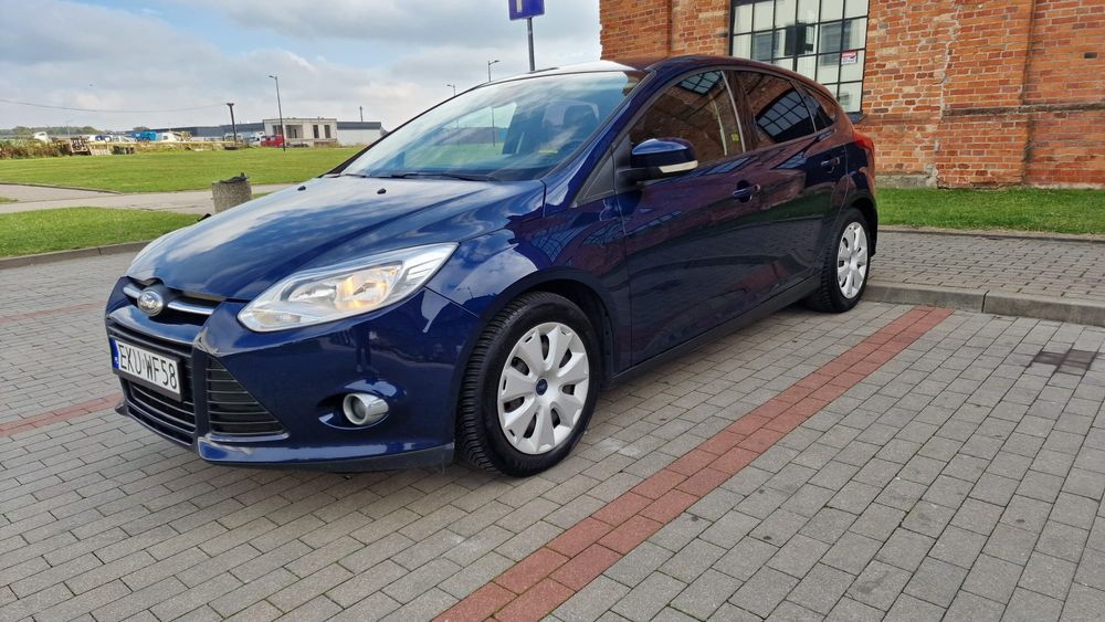 Ford Focus 1.6 Benzyna  2012 rok