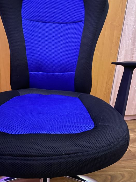 Fotel biurowy obrotowy