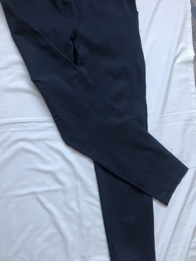 Czarne spodnie gumy r.XL Promo moda