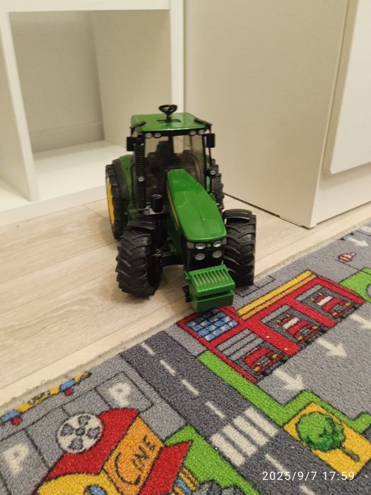 Traktor John Deere 7930 Bruder