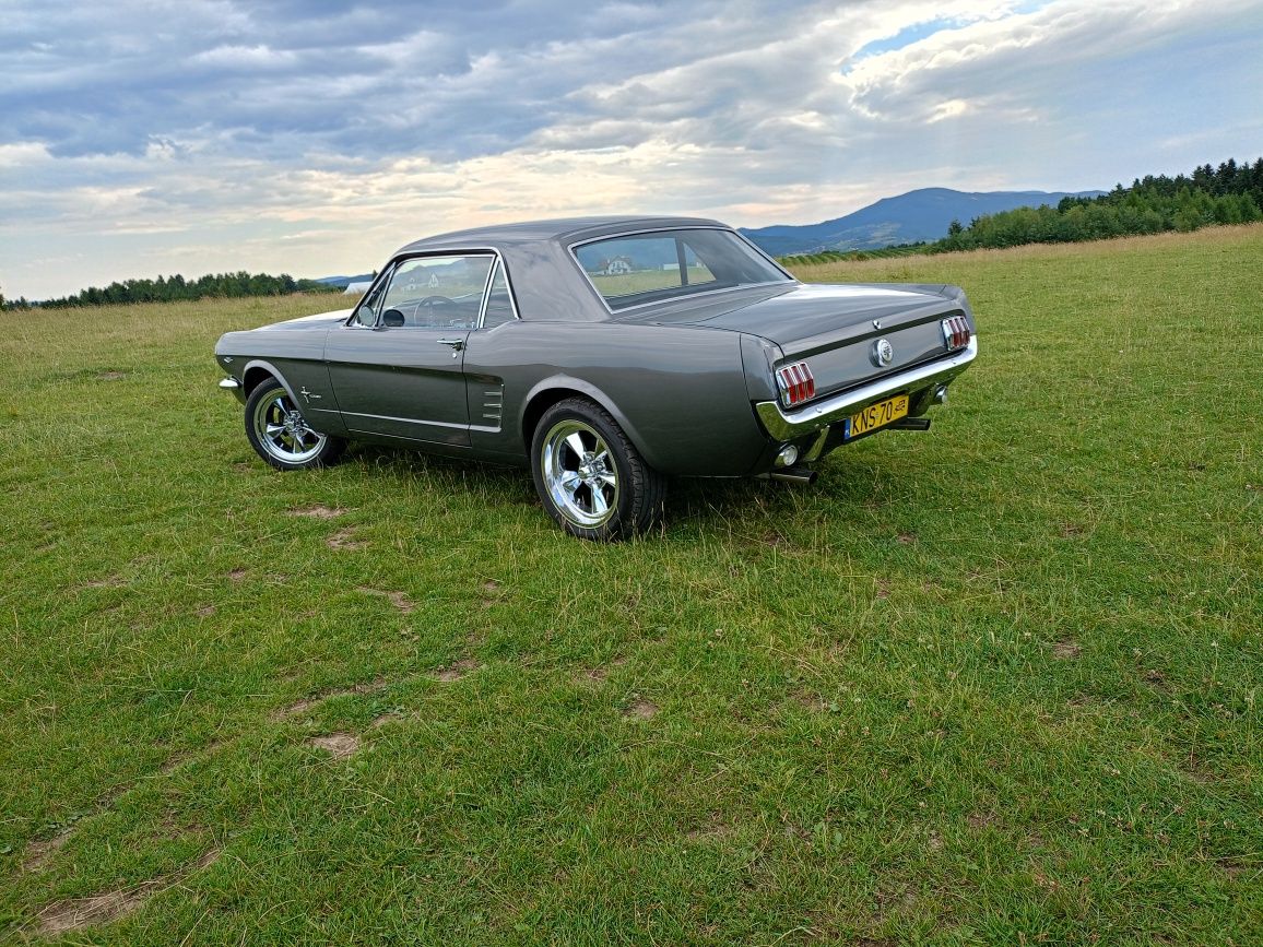 Ford mustang 1966 V8 automat  odrestaurowany