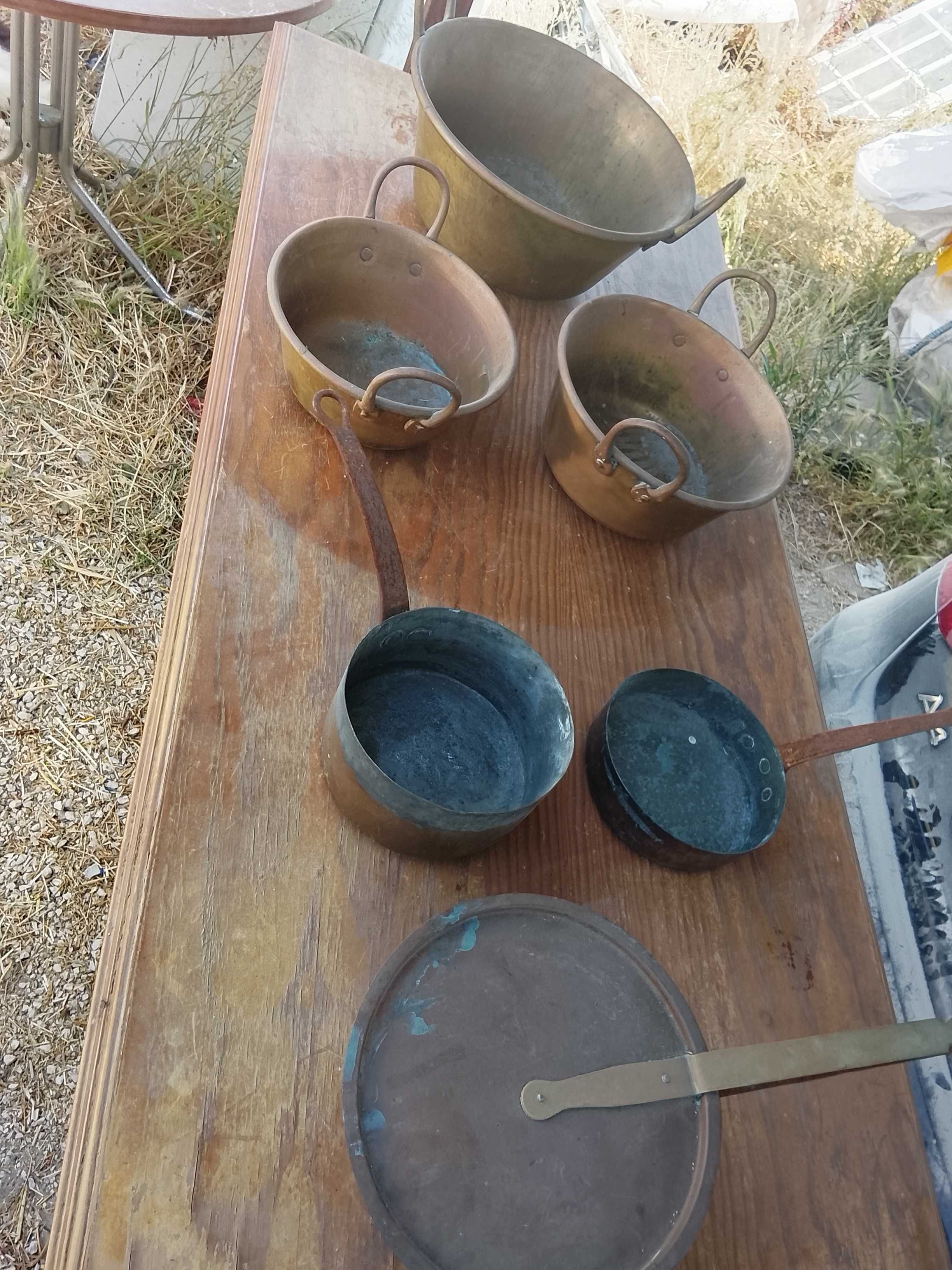 Conjunto de panelas antigas