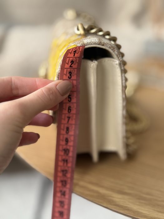 Продам оригінальну бежеву сумку Pinko