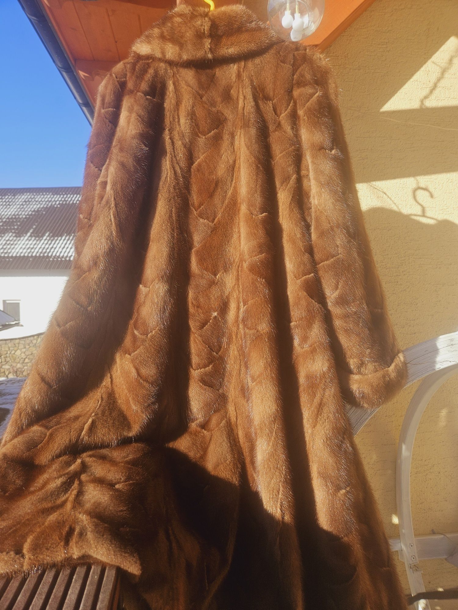 Naturalne długie futro z norek