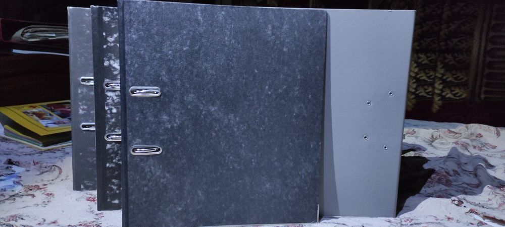 Сегрегатор, папка-реєстратор А4, папки-скоросшивачі, ручки кулькові