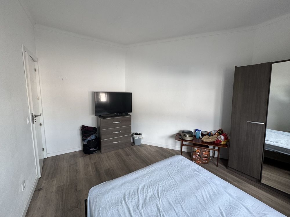 Quarto casal com contrato