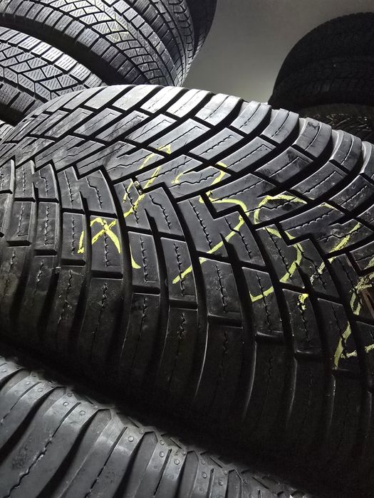 235/60R18 Pirelli AllSeason sf2 Scorpion