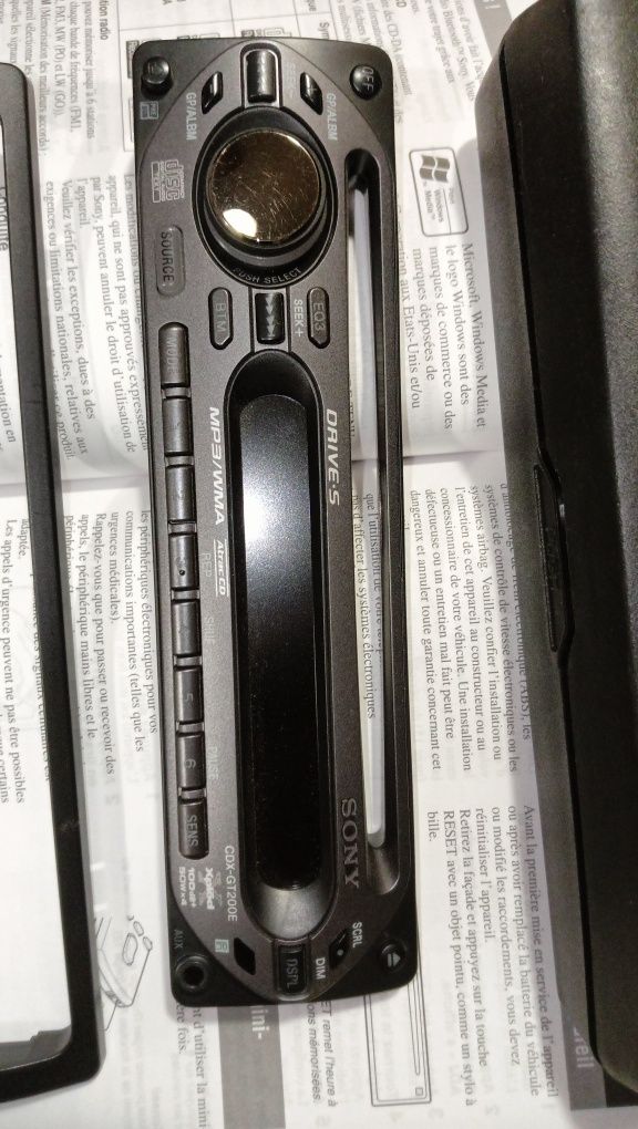 Автомобильный CD ресивер Sony CDX- GT200E