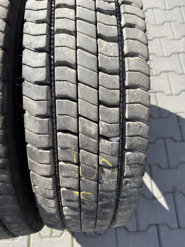 Opony 215 70 R 17,5 Continrntl 2szt