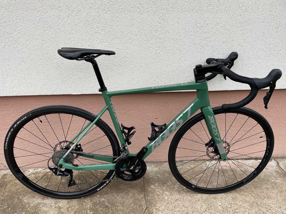 Rower szosowy full carbon, Boost R096-D disc, Shimano 105