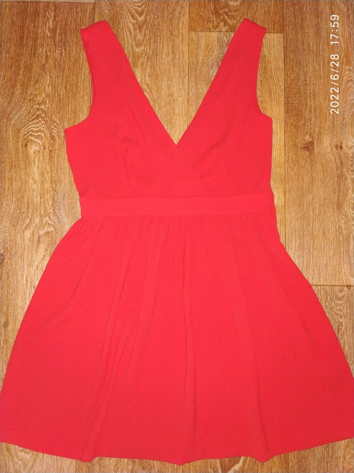 Красное платье H&M, размер С-М