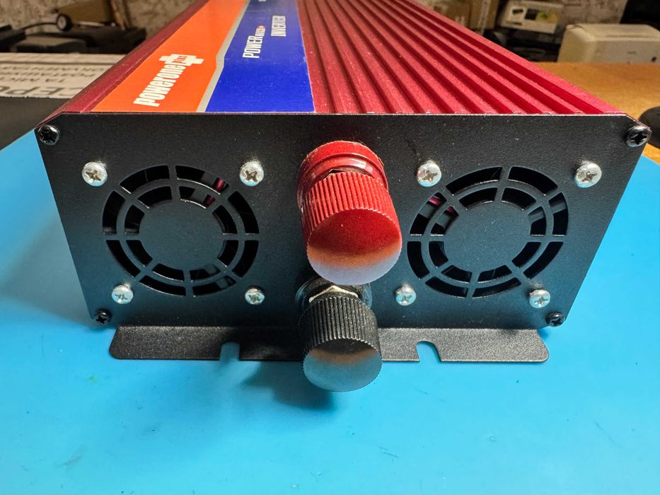 Інвертор (перетворювач) напруги 12/220В PowerOne Plus 4000W SSR-4000A