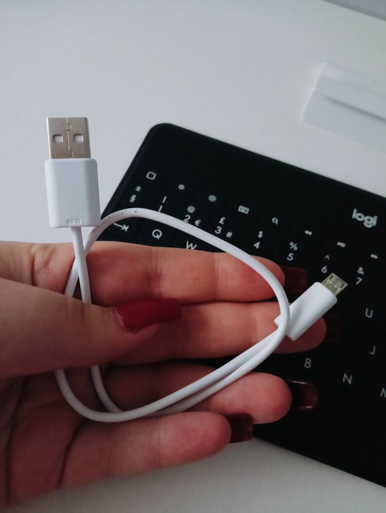 Klawiatura Logitech keys to go (mała do np tabletu, telefonu )