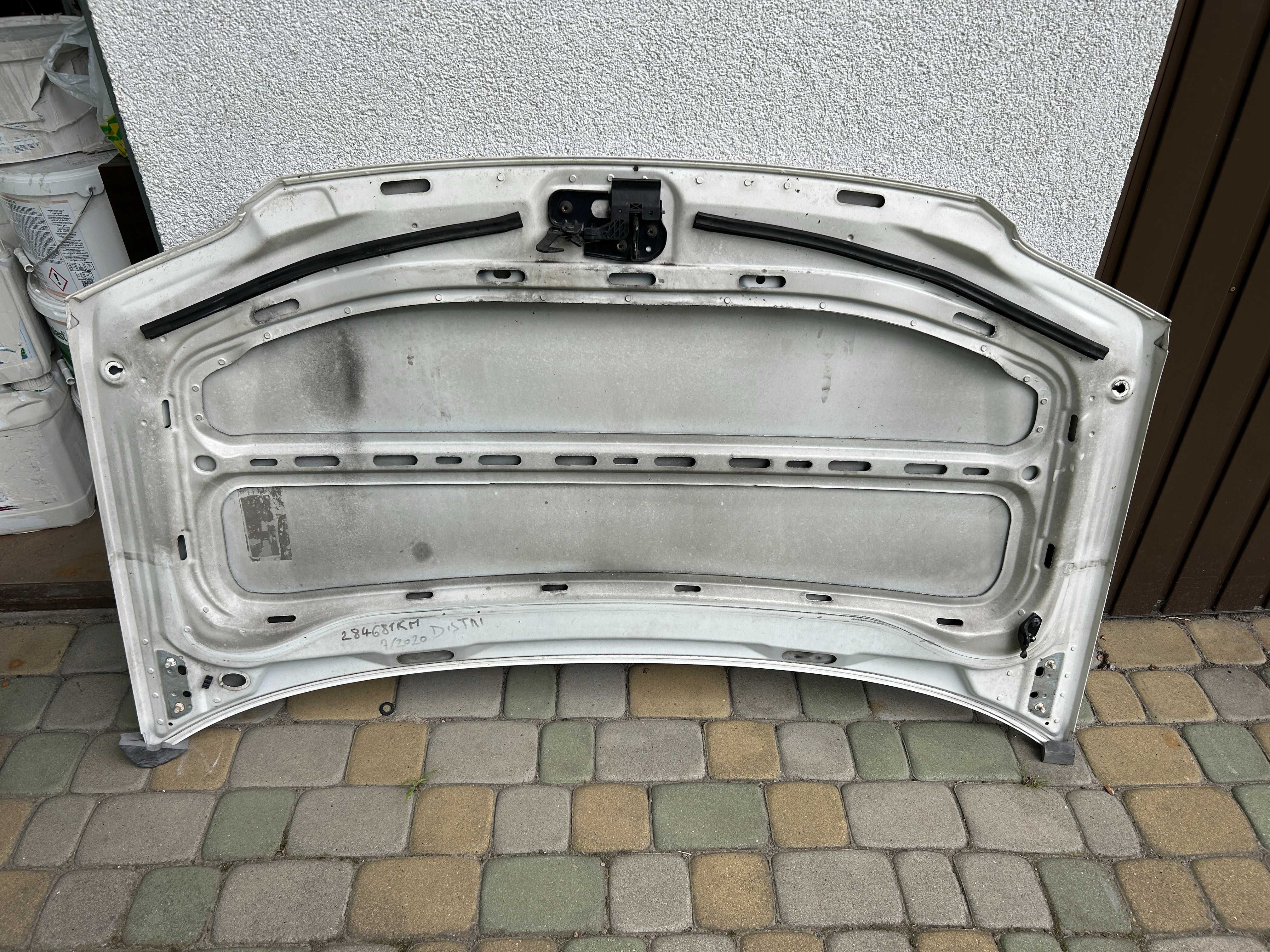 Maska Caddy 04-10 LB9A biała