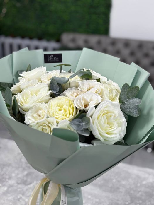 Доставка квітів та кульок