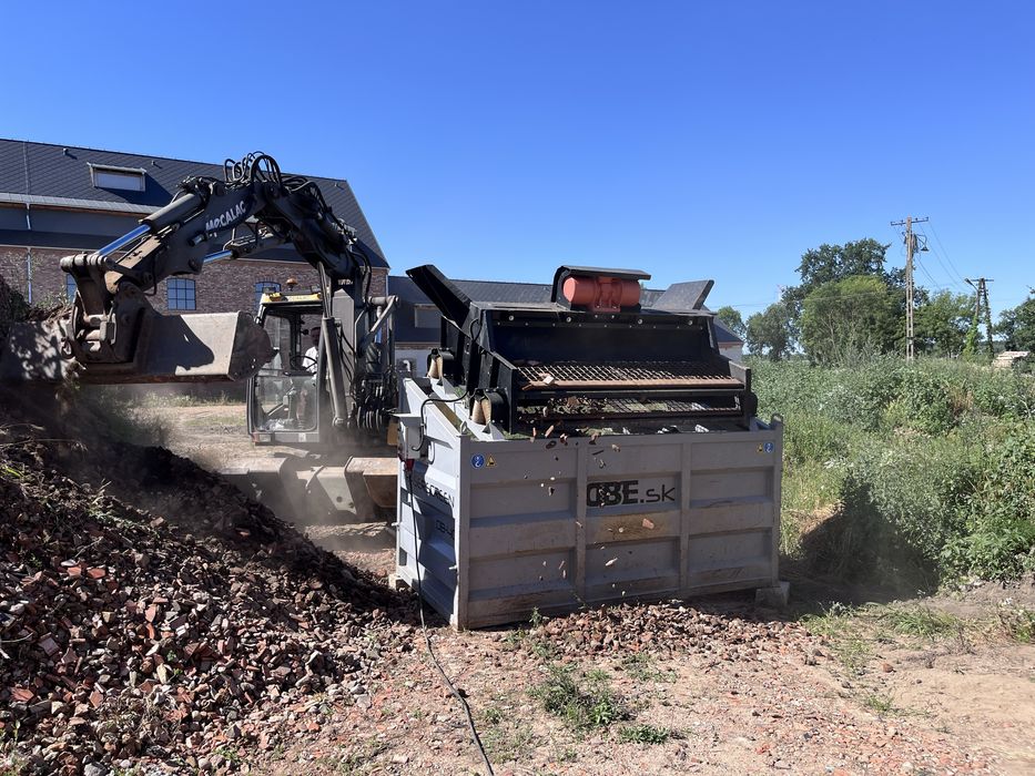 Wynajem przesiewacz wibracyjny do humusu ziemi kruszywa przesiewanie