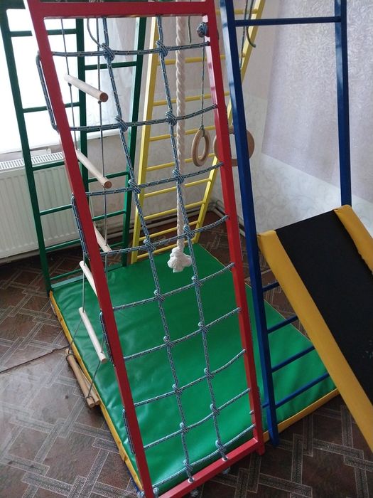 Дитячий спортивний комплекс