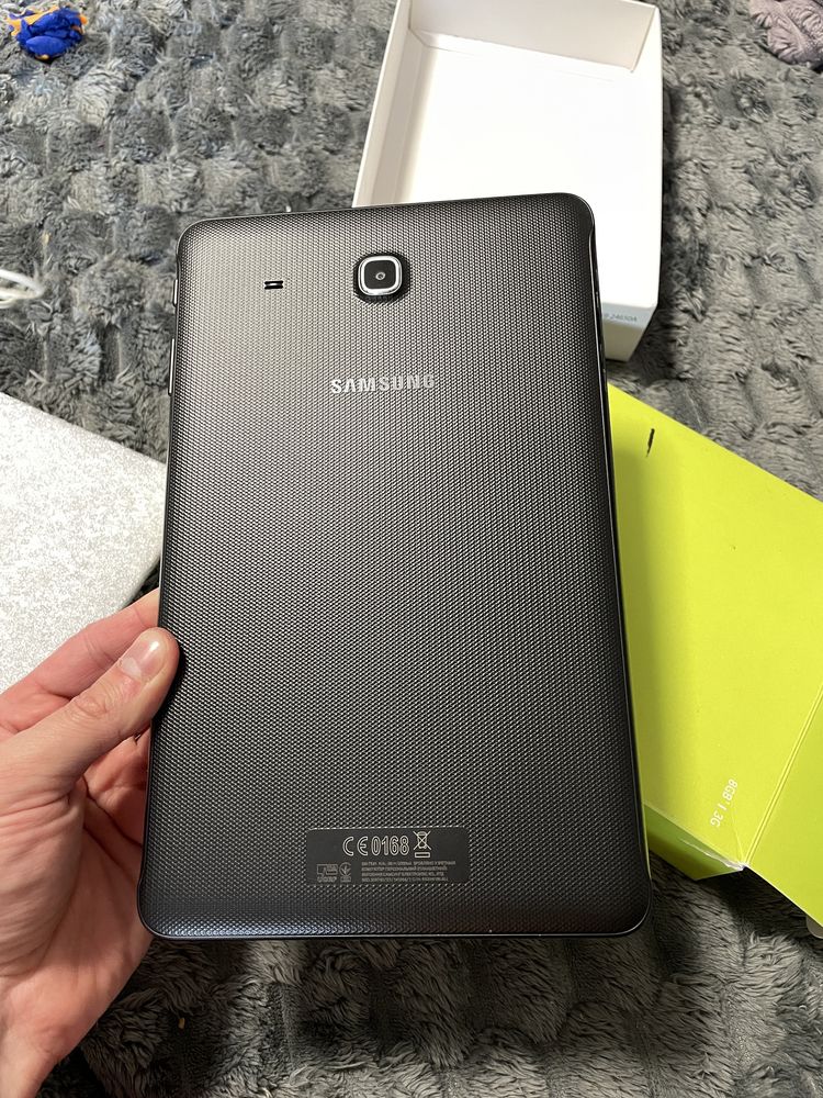 Планшет Samsung Galaxy Tab E