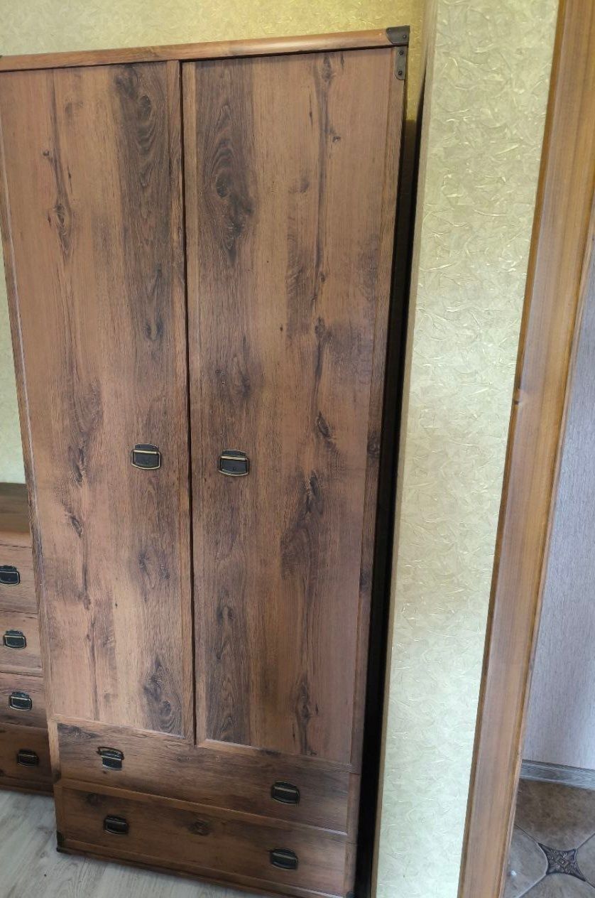 Продам комплект меблів