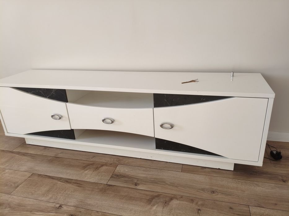 Szafka pod telewizor