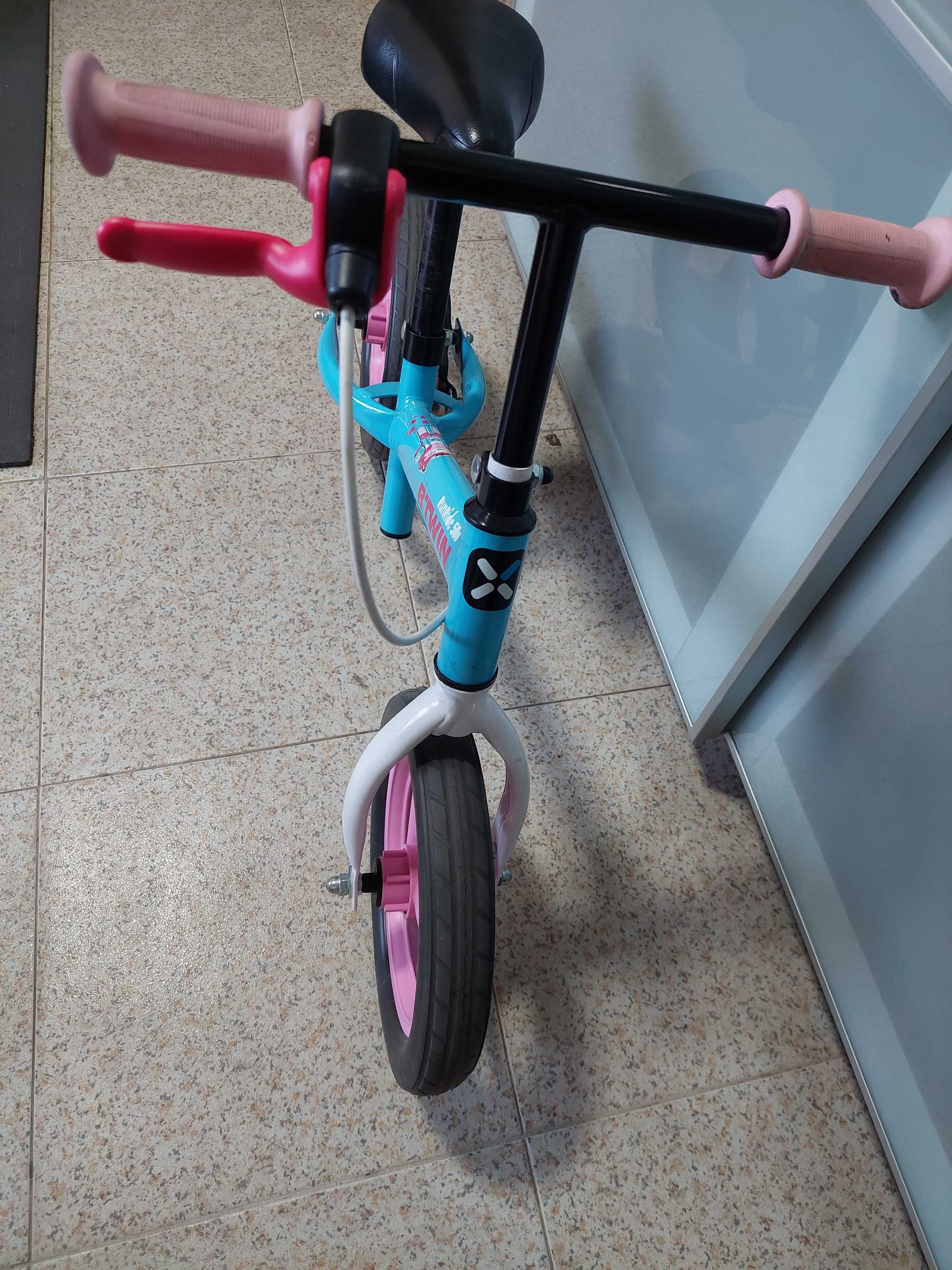 Bicicleta sem pedais da decathlon