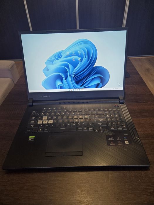 Laptop asus Rog strix 17.3