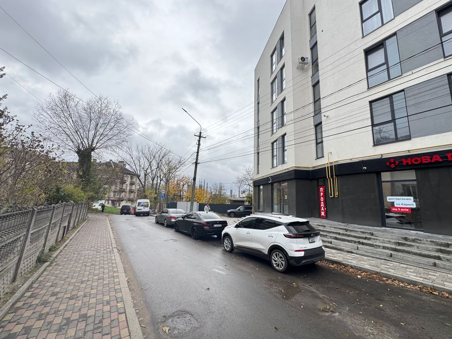 Продам комерційне приміщення в новобудові в центі міста власник