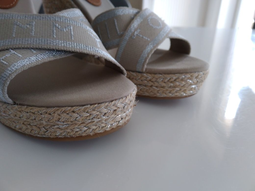 Espadryle na koturnie Tommy Hilfiger NOWE