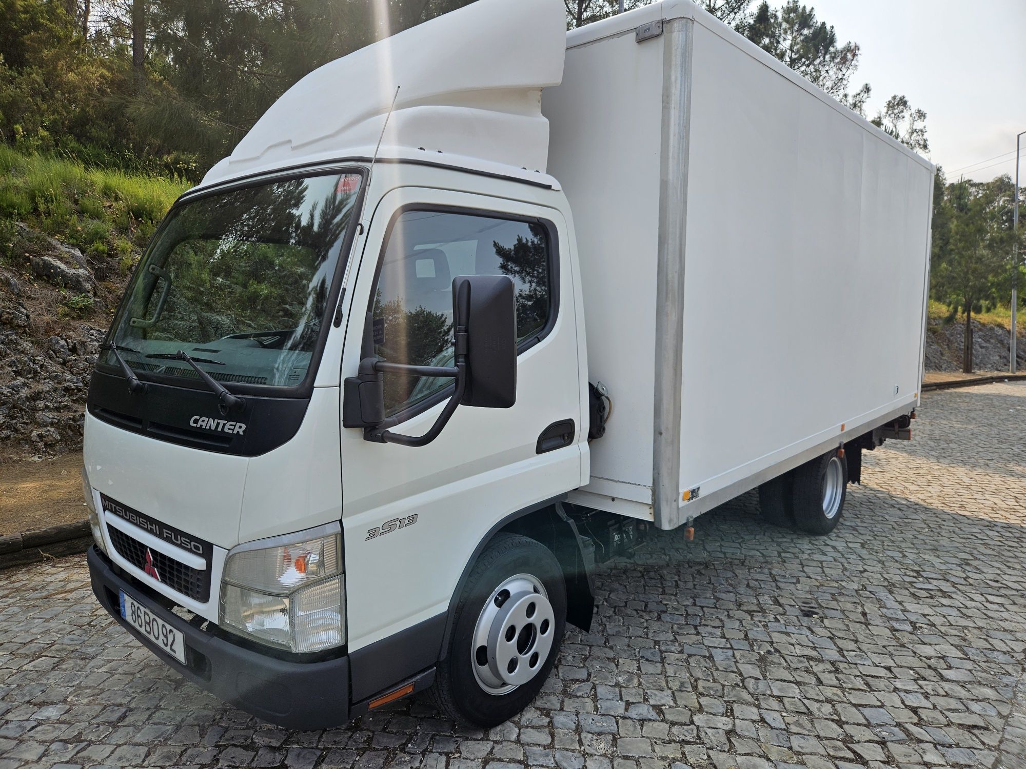 Fuso com plantaforma ligeira