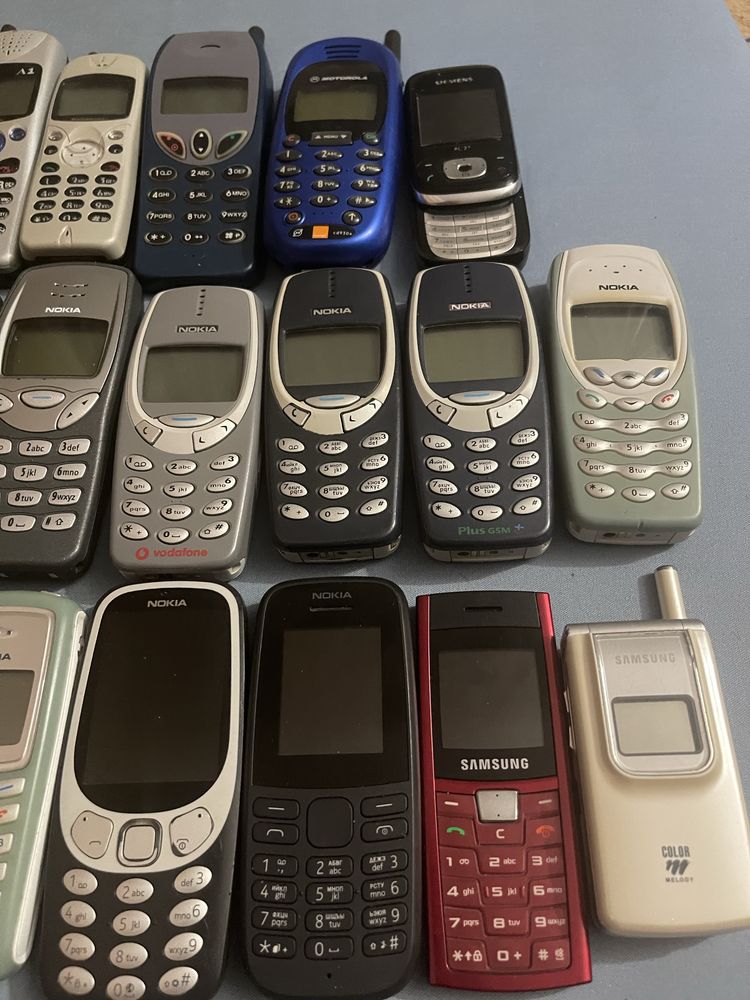 Лот Nokia и других мобилок,ретро,винтаж