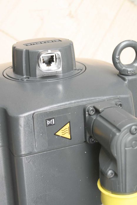 mocny trójfazowy serwomotor SIEMENS z enkoderem max. 5000 obr./min