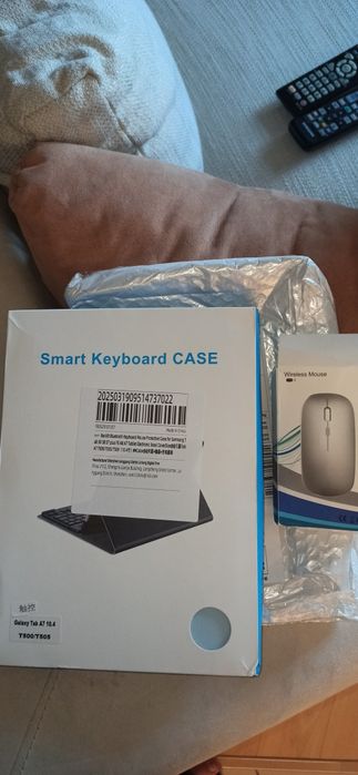 Чохол Tab A7 із підсвічуванням Bluetooth клавіатури Samsung