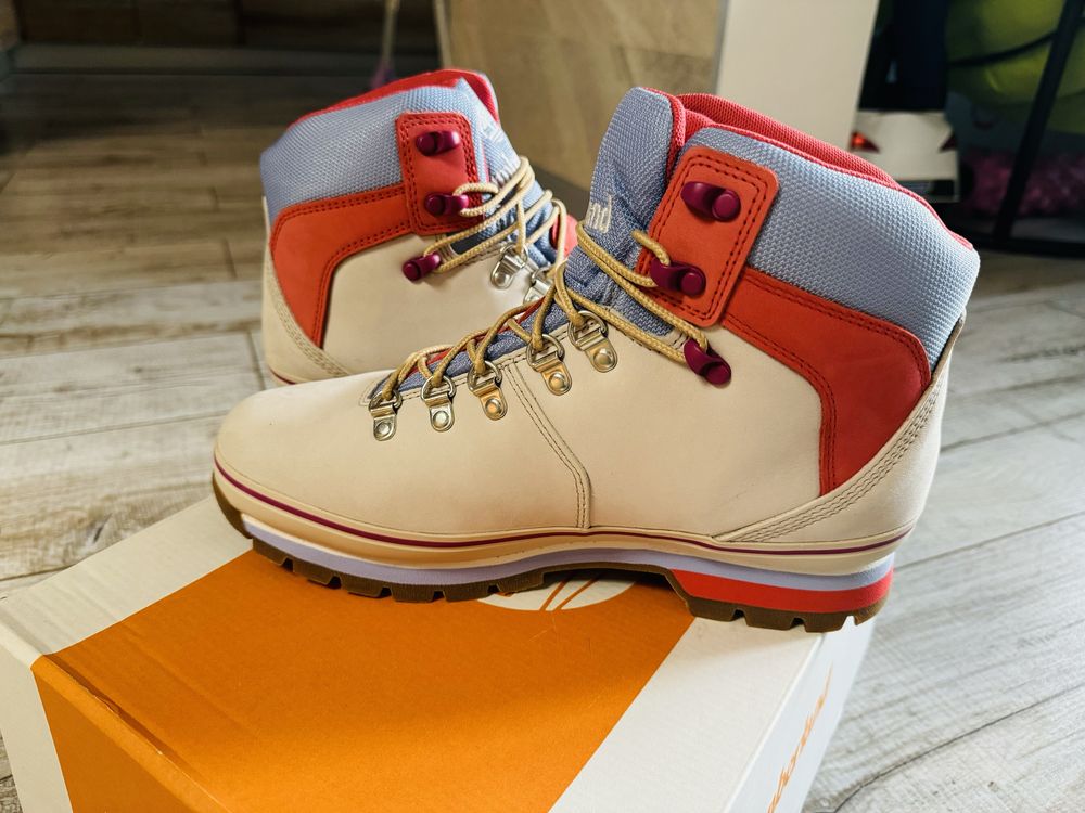 Женские US10 ботинки TIMBERLAND Новые