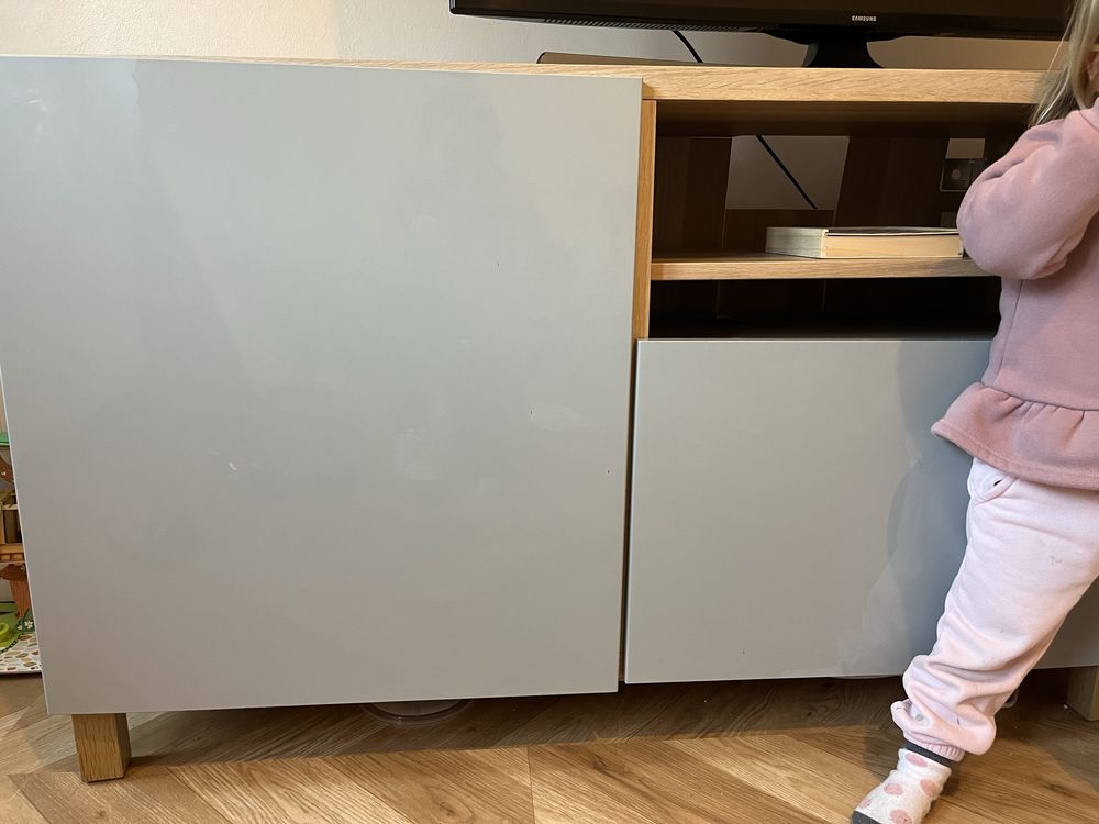 Móvel TV 180x40x64 cm (IKEA)