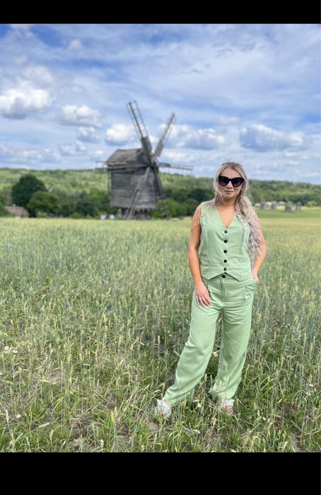 Лляний брючний костюм