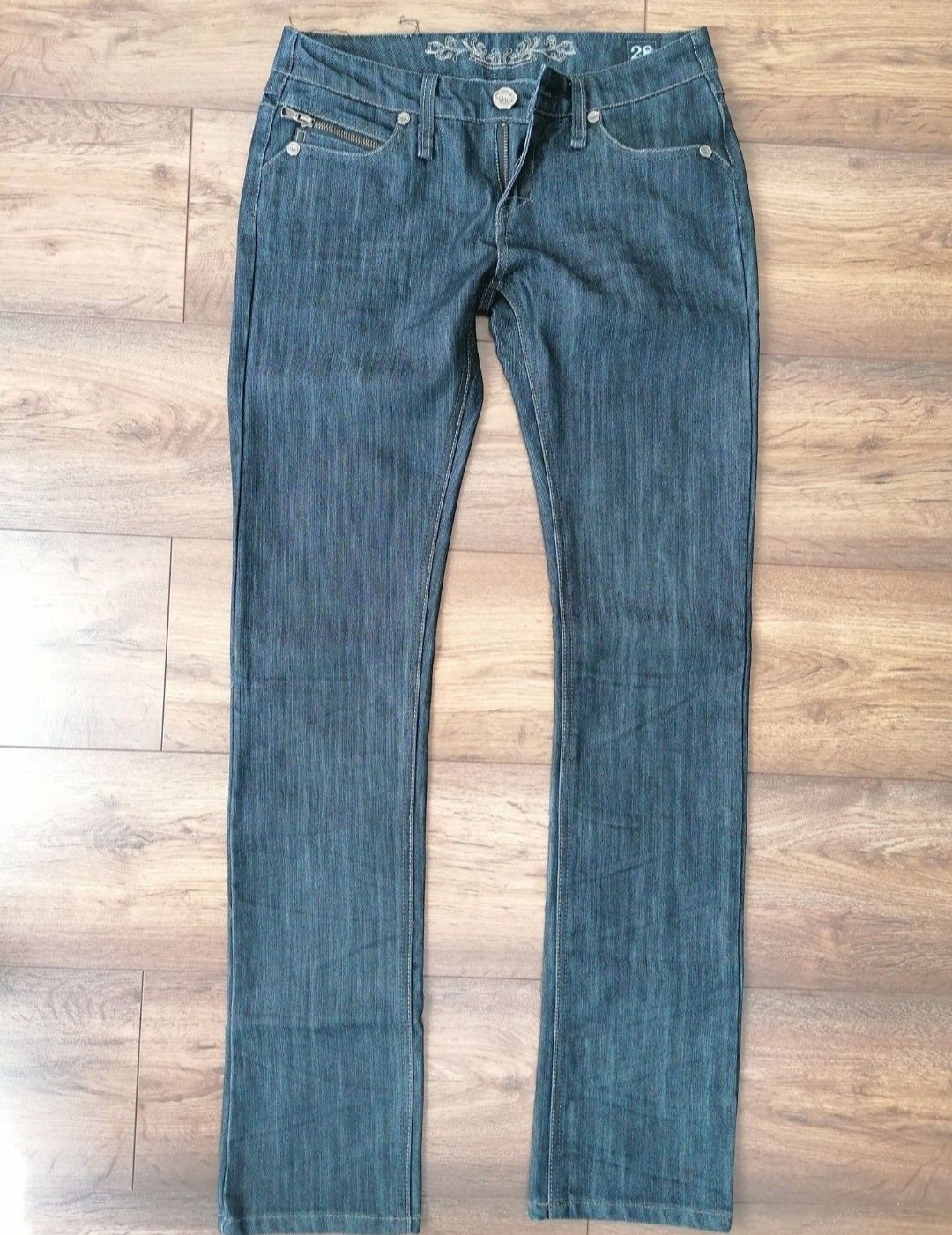 Spodnie jeansowe W28