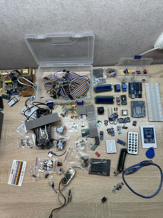 Ардуіно, датчики + купа запчастин