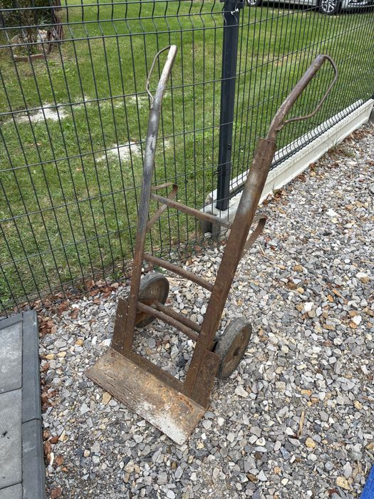 Wózek transportowy do przewozu rzeczy ciezkich