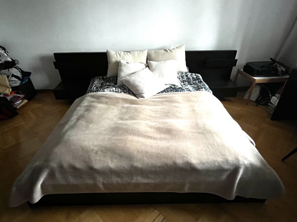 Pilnie sprzedam łóżko Ikea Malm 180x200 z szafkami nocnymi w zestawie