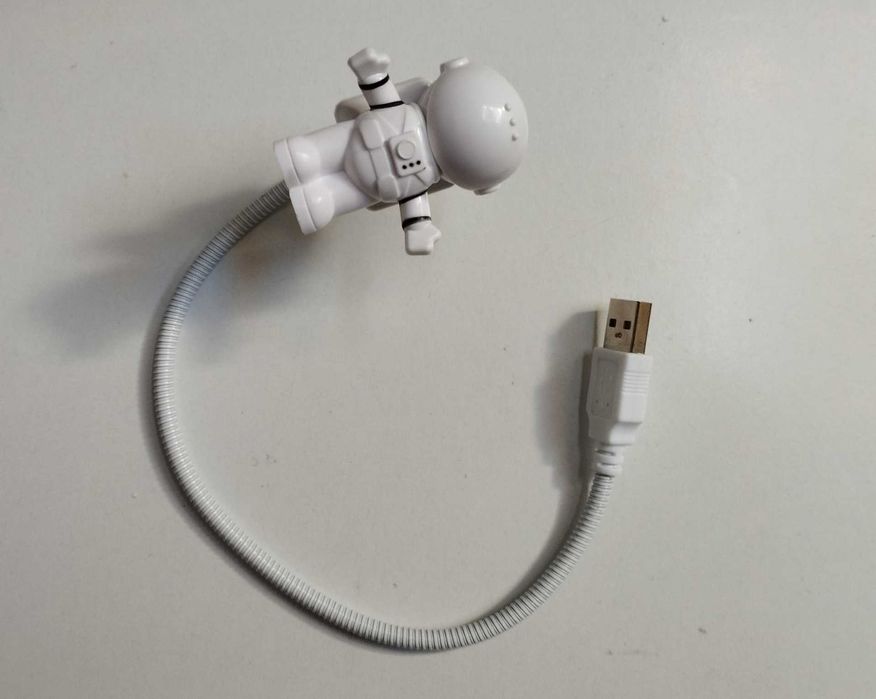 Luz led USB em forma de astronauta, leitura, luz de presença