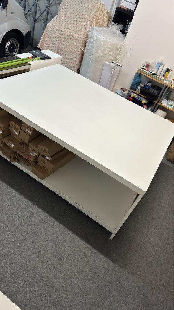Mesa de trabalho grande