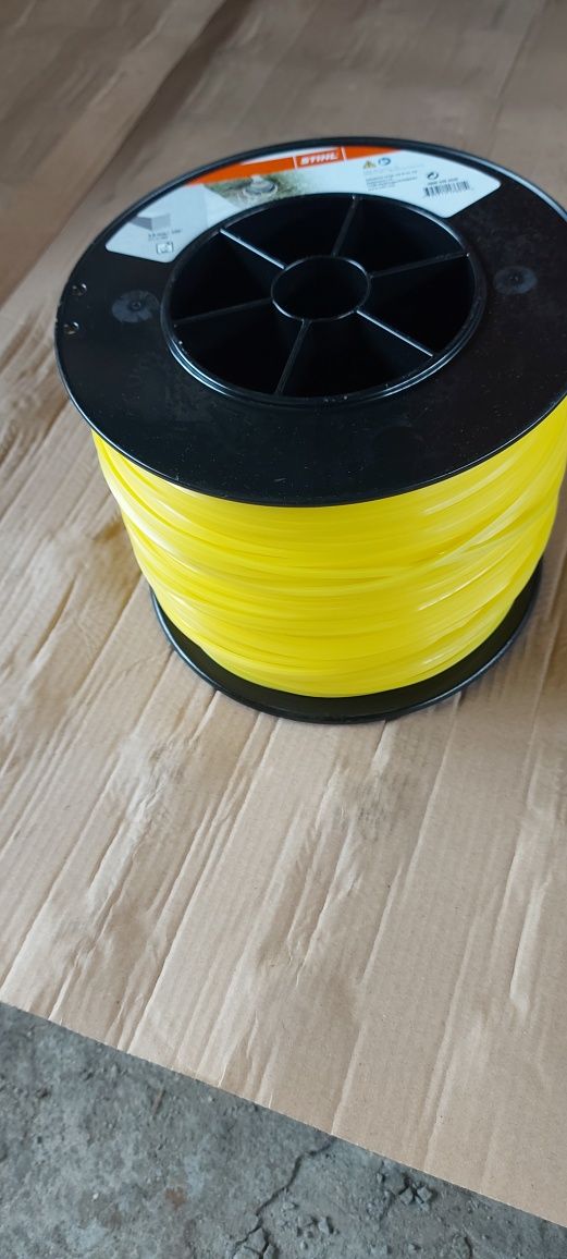 Żyłka żółta Stihl 271 metrów